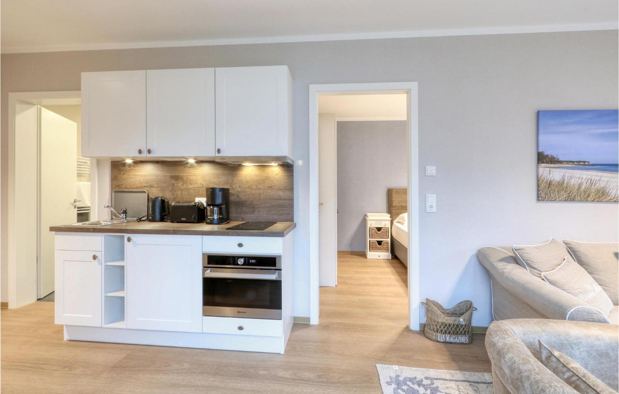 Baltischer Hof 8 *